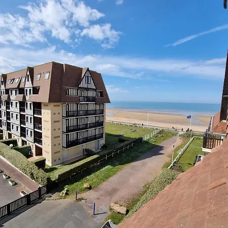 Apartment Seaside With Tennis And Swimming Pool