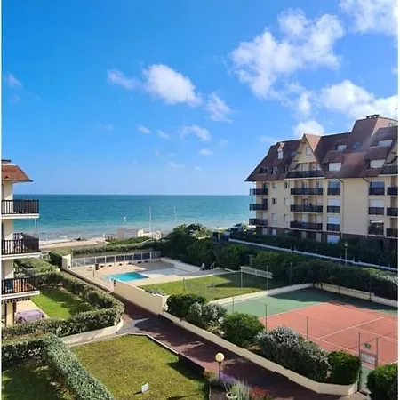 Seaside With Tennis And Swimming Pool Cabourg